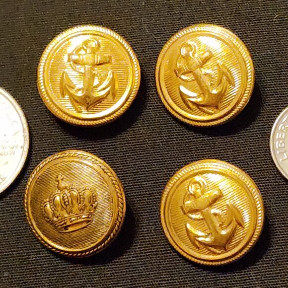 Antique/Vintage Lot of 20 Metal Buttons - Picture 3 of 11